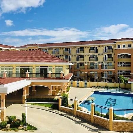 Davao City Mikaela'S Crib- 1 Bedroom Flat @ Arezzo Place Condominium מראה חיצוני תמונה