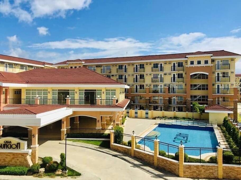 Davao City Mikaela'S Crib- 1 Bedroom Flat @ Arezzo Place Condominium מראה חיצוני תמונה