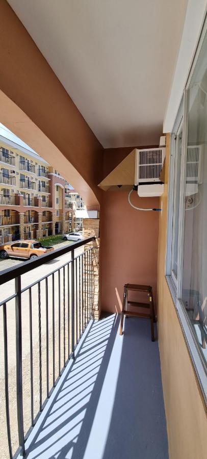 Davao City Mikaela'S Crib- 1 Bedroom Flat @ Arezzo Place Condominium מראה חיצוני תמונה