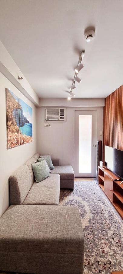 Davao City Mikaela'S Crib- 1 Bedroom Flat @ Arezzo Place Condominium מראה חיצוני תמונה