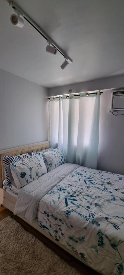 Davao City Mikaela'S Crib- 1 Bedroom Flat @ Arezzo Place Condominium מראה חיצוני תמונה